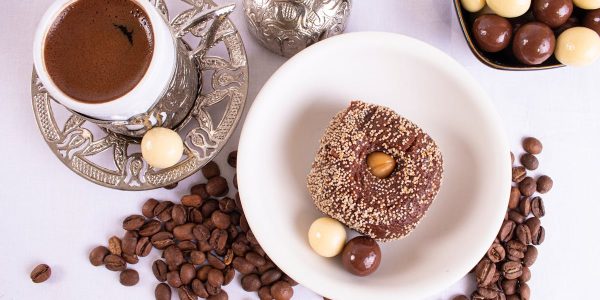 découvrez une sélection de délicieux chocolats artisanaux, parfaits pour toutes les occasions. commandez dès maintenant et offrez-vous une pause gourmande.