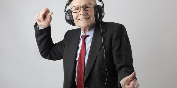 découvrez tout sur la chanson et l'univers musical grâce à des articles, des critiques et des actualités sur song.